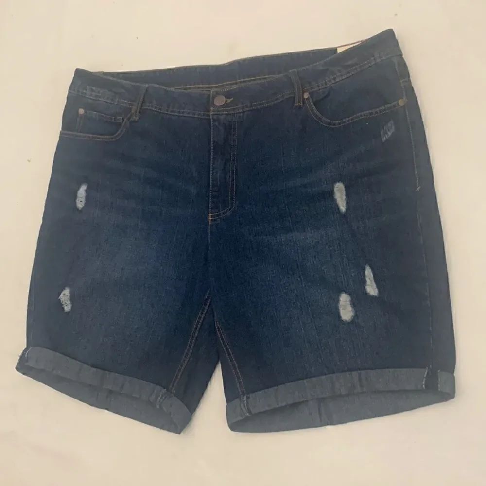 Faded Glory 22W 9 Inch Bermuda Women’s Plus Denim 5 Pocket Distressed Shorts
